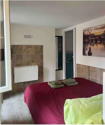 Monolocale Trastevere Locato Per Finalita Turistiche * Rzym